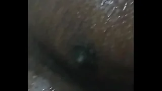 Gordinho Brincando com os peitos